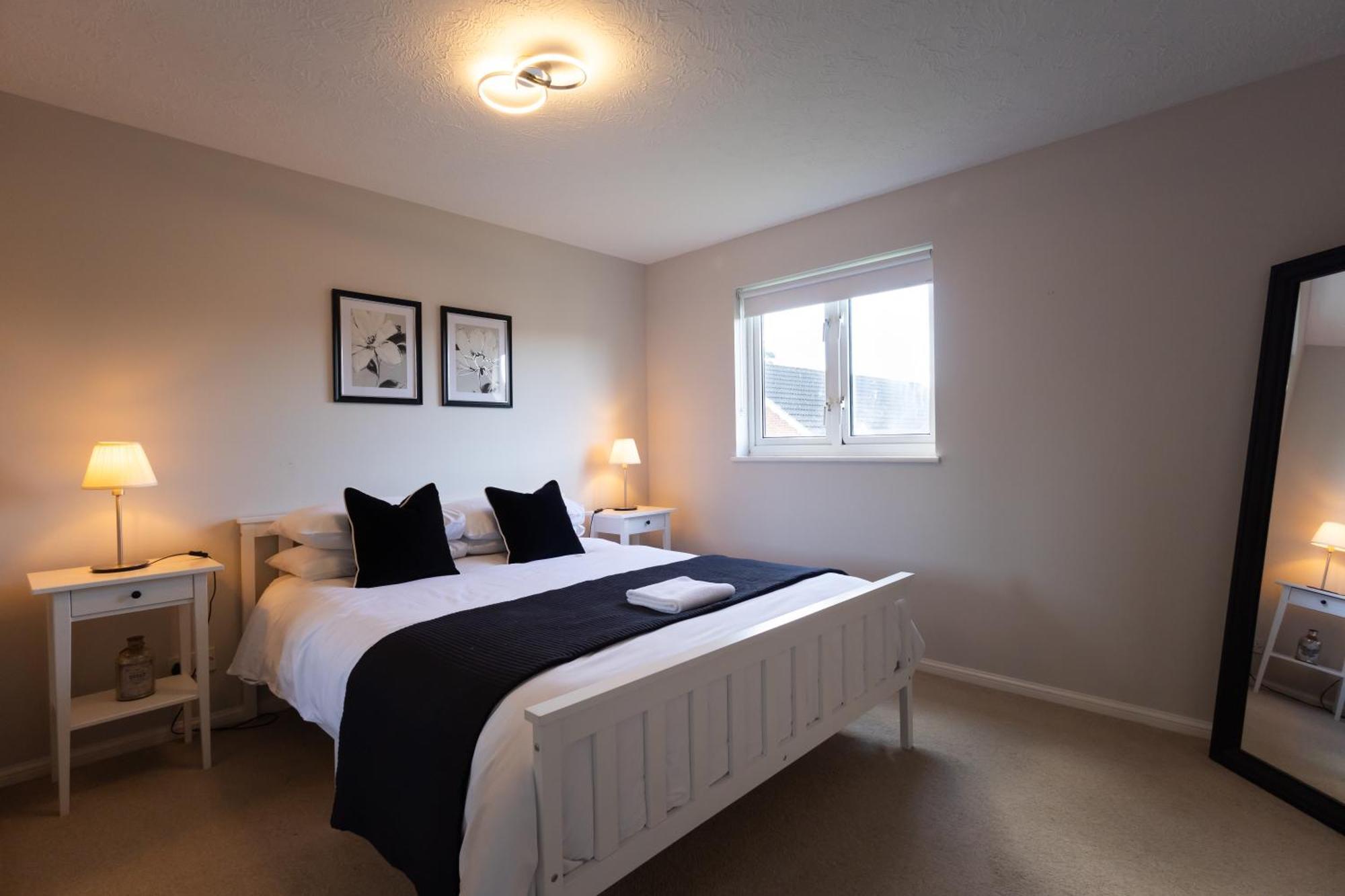 Modern 2 Bed Apartment Near Gatwick كرولي المظهر الخارجي الصورة
